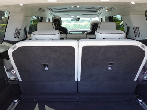 Used 2023 Rivian R1S Adventure image 13