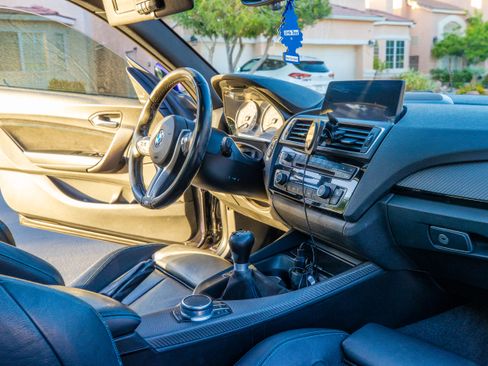 Used 2017 BMW M2 image 24