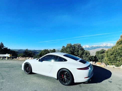 Used 2016 Porsche 911 GT3 RS image 2