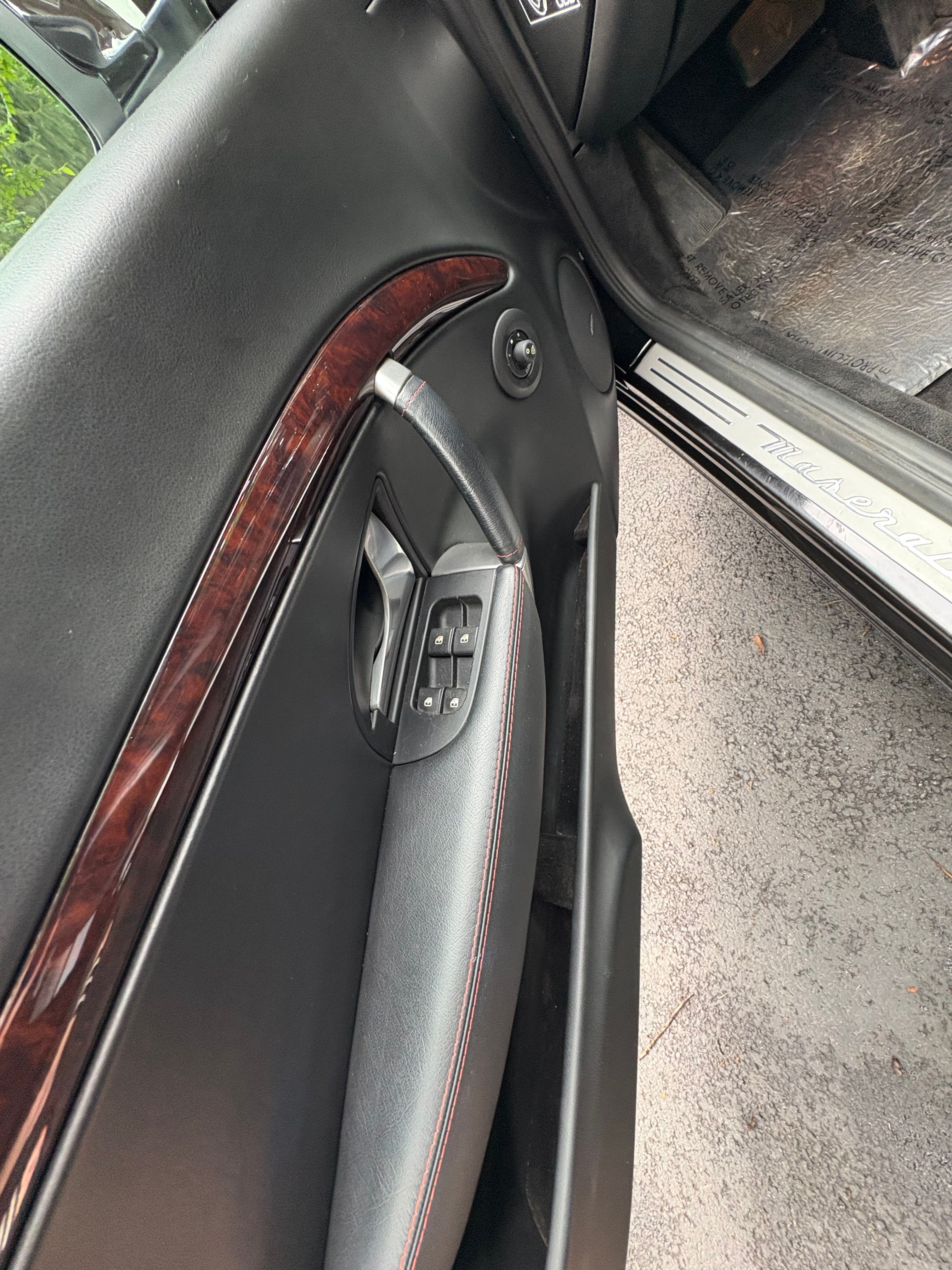 Used 2015 Maserati GranTurismo Convertible RWD image 15