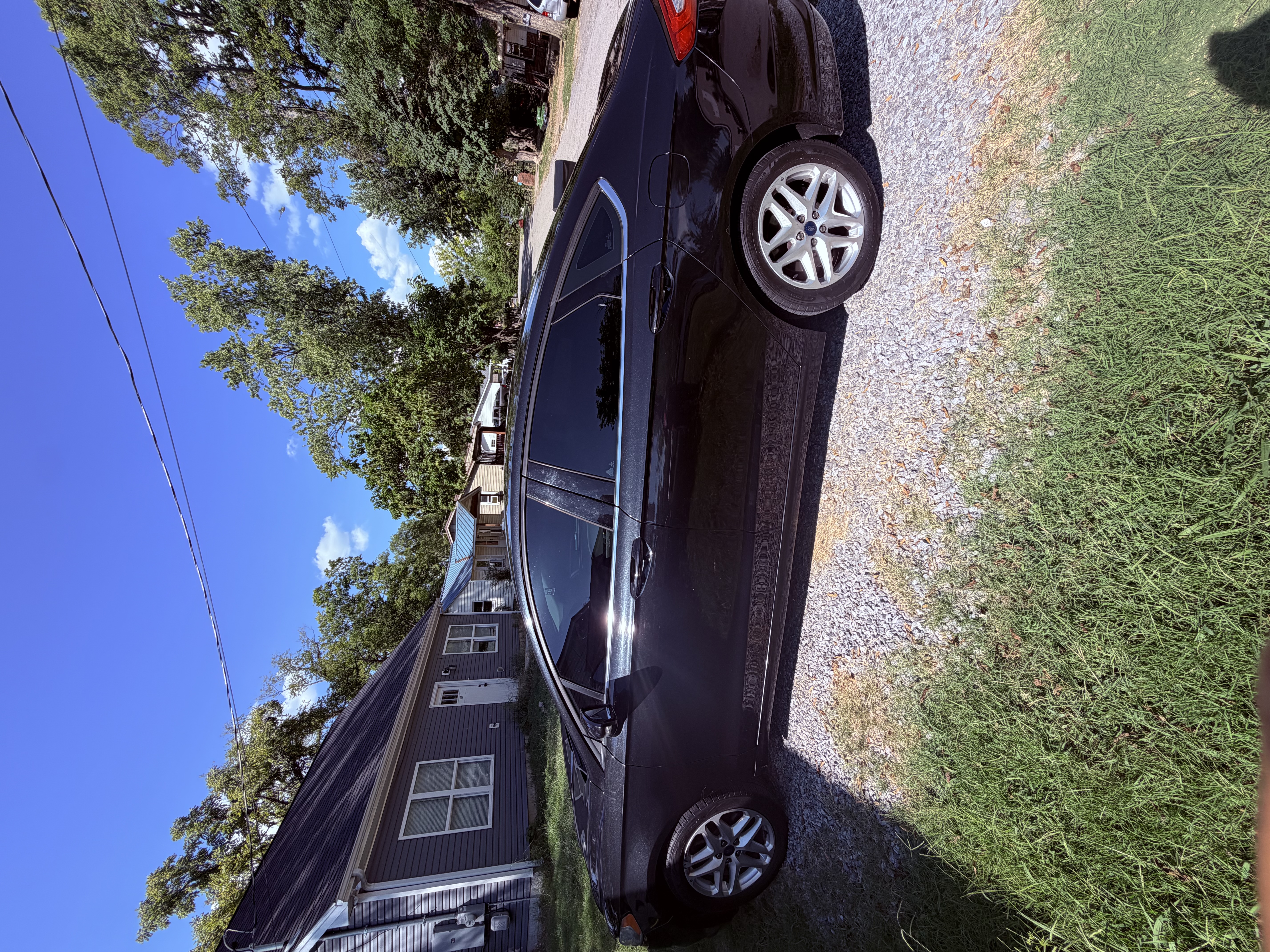 Used 2015 Ford Fusion SE FWD image 5