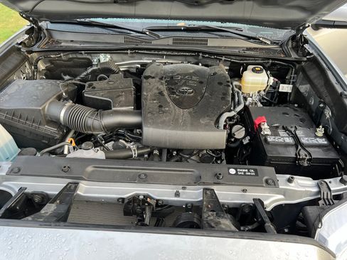 Used 2019 Toyota Tacoma TRD Off-Road image 17