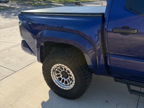 Used 2024 Toyota Tacoma TRD Sport image 5