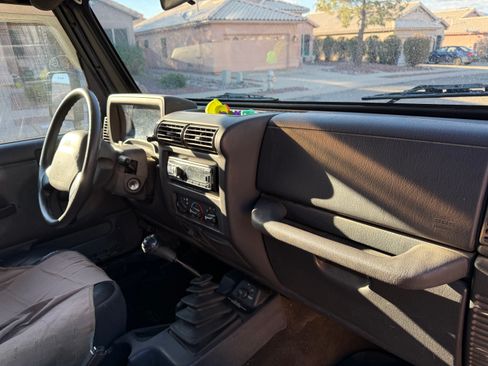Used 2000 Jeep Wrangler SE image 6