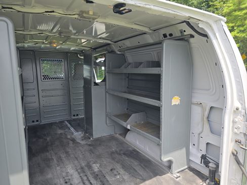 Used 2014 Ford E-150 and Econoline 150 w/ Power Group image 11