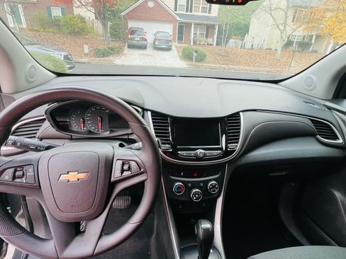 Used 2020 Chevrolet Trax LS w/ Tint and Cruise Package image 10