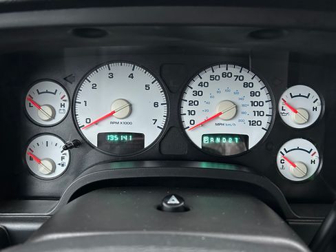 Used 2004 Dodge Ram 1500 Truck SLT w/ Trailer Tow Group image 10