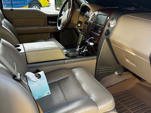 Used 2005 Ford F150 Lariat image 10