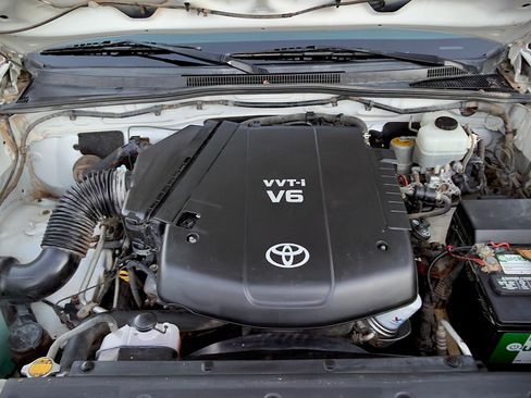 Used 2010 Toyota Tacoma 4x4 Double Cab image 10