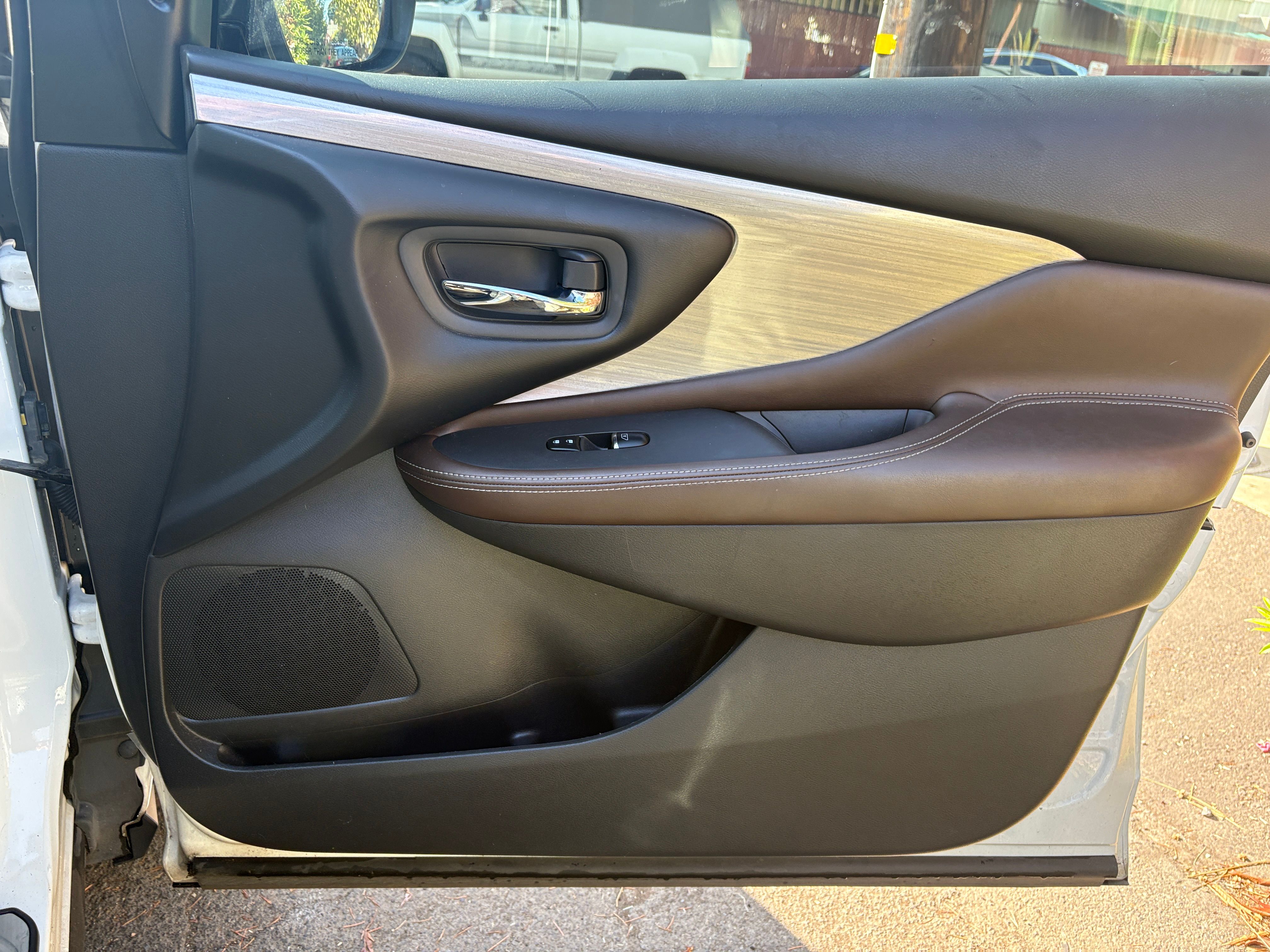 Used 2016 Nissan Murano Platinum w/ Platinum Technology Package AWD/4WD image 13