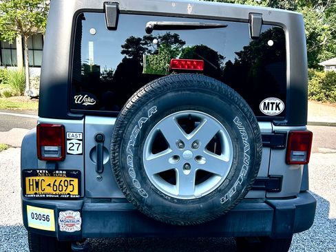Used 2015 Jeep Wrangler Sport w/ Quick Order Package 24S AWD/4WD image 6