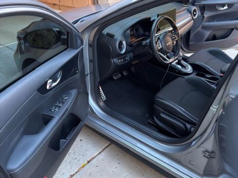 Used 2023 Kia Forte GT-Line w/ GT-Line Premium Package image 8