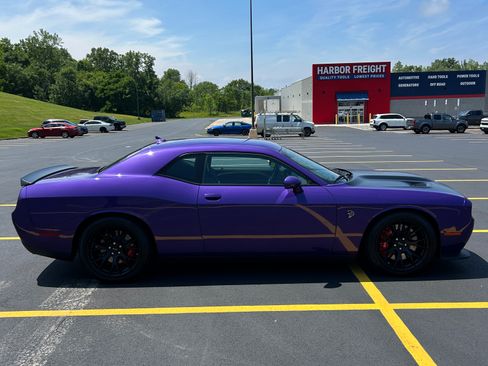 Used 2016 Dodge Challenger SRT Hellcat RWD image 11