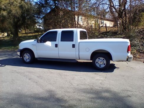 Used 2006 Ford F250 XL image 12