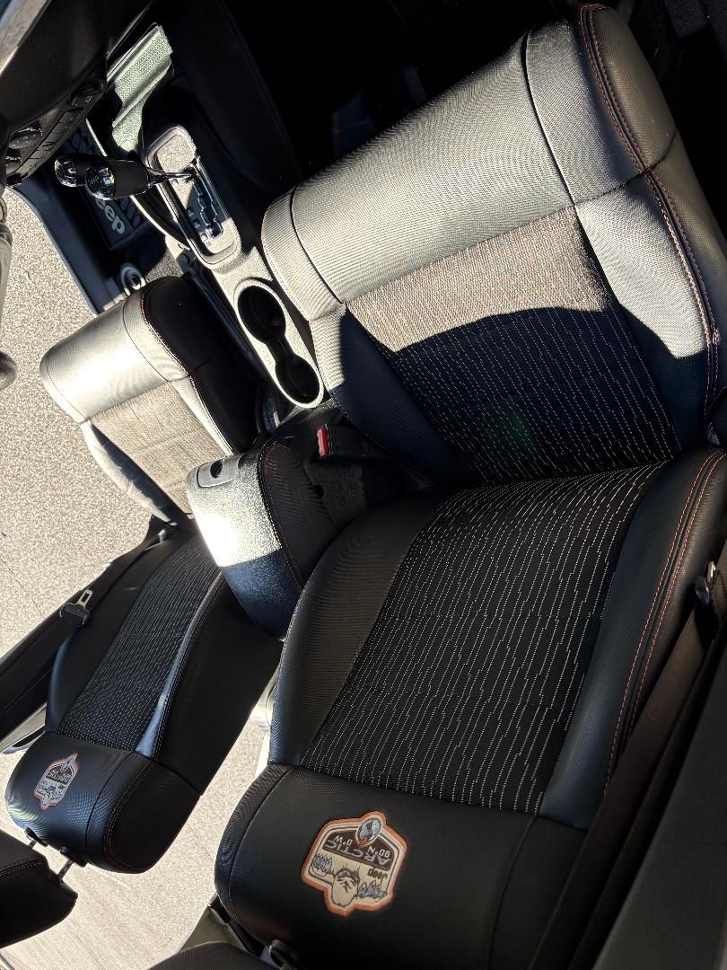 Used 2012 Jeep Wrangler Unlimited Sahara AWD/4WD image 30