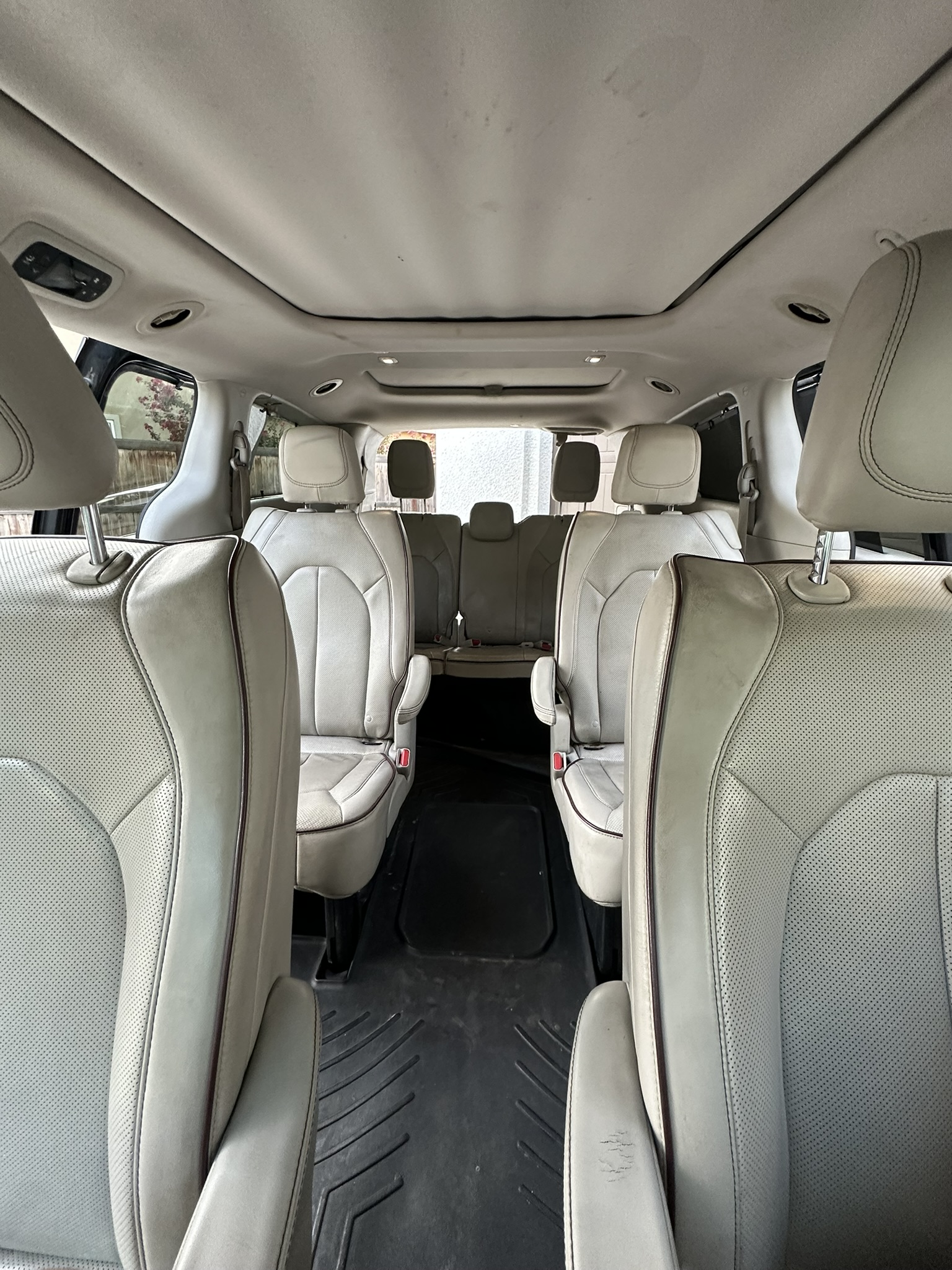 Used 2019 Chrysler Pacifica Limited FWD image 14
