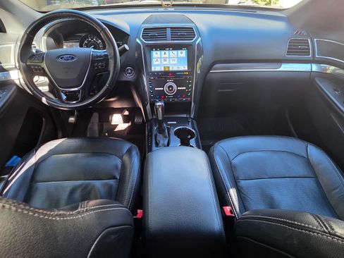 Used 2017 Ford Explorer Limited w/ Equipment Group 301A image 5