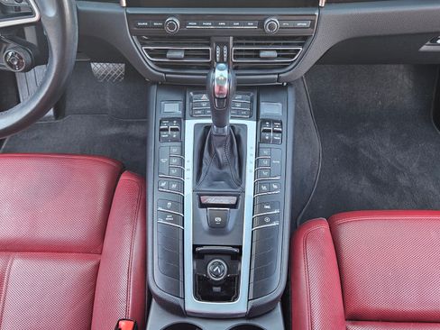 Used 2020 Porsche Macan S image 9