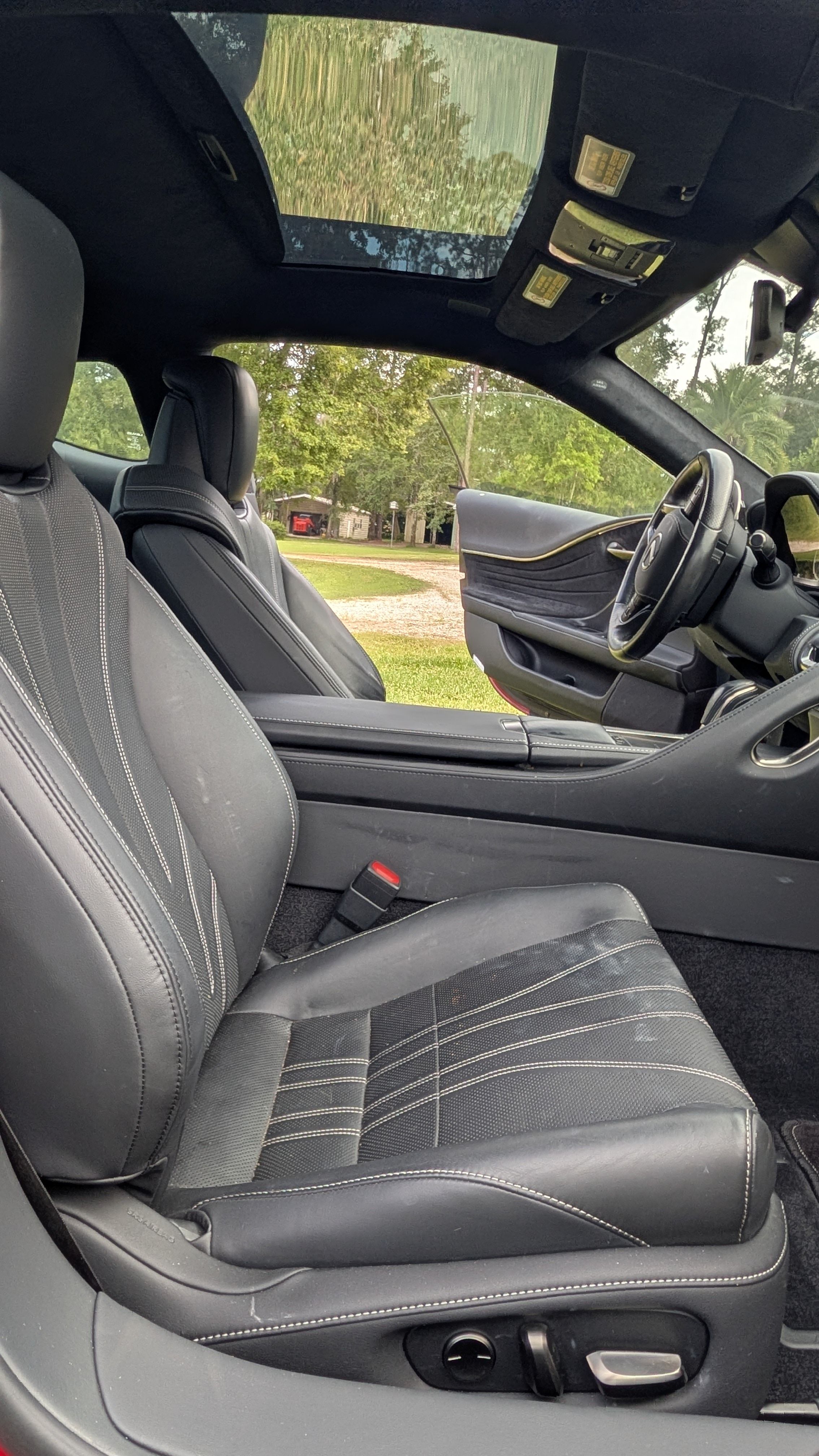 Used 2018 Lexus LC 500 Coupe w/ Touring Package RWD image 13