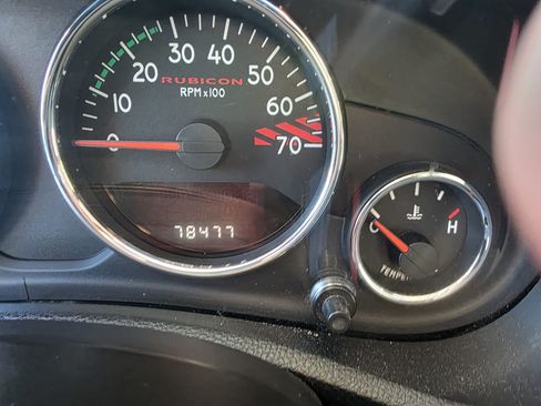 Used 2014 Jeep Wrangler Unlimited Rubicon image 9