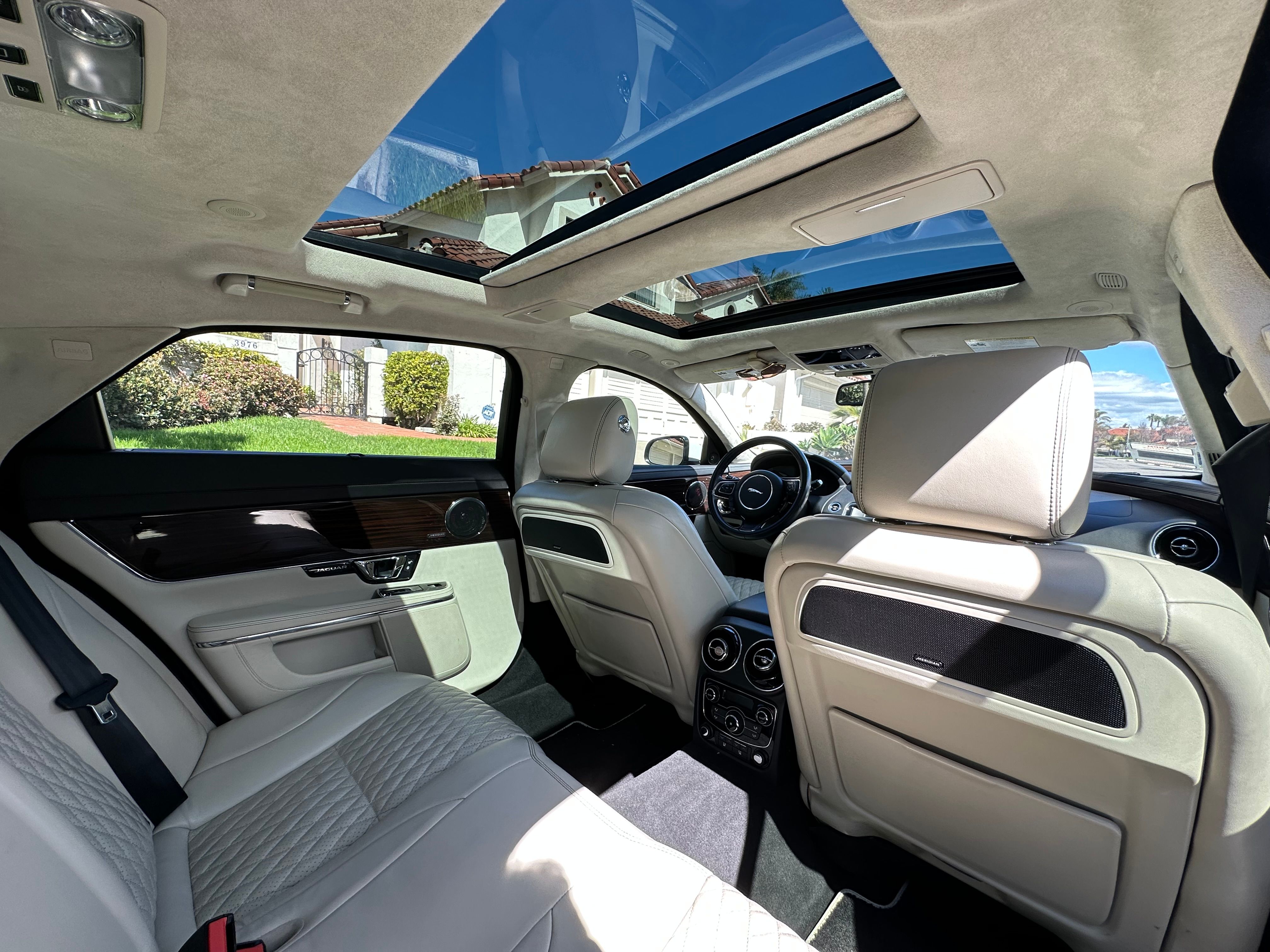 Used 2016 Jaguar XJ L Portfolio RWD image 10