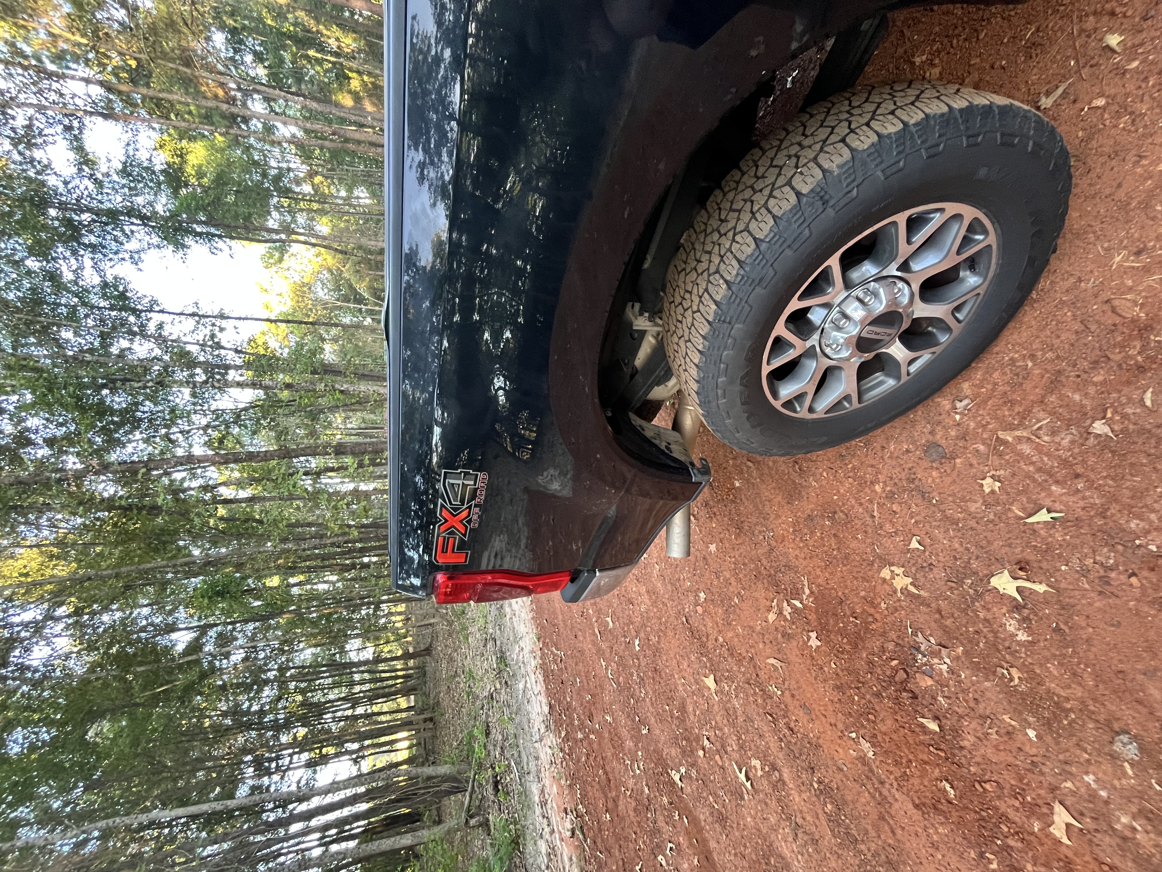 Used 2021 Ford F250 Lariat w/ Lariat Ultimate Package AWD/4WD image 12