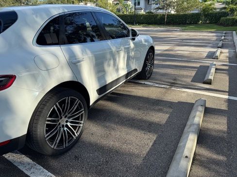 Used 2016 Porsche Macan S image 2