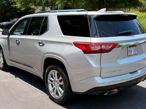 Used 2018 Chevrolet Traverse High Country AWD/4WD image 6