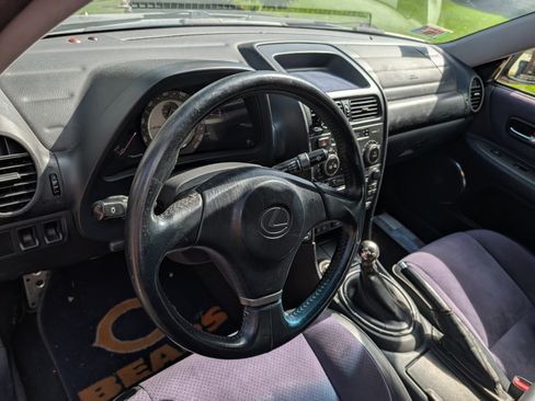 Used 2002 Lexus IS 300 RWD image 11
