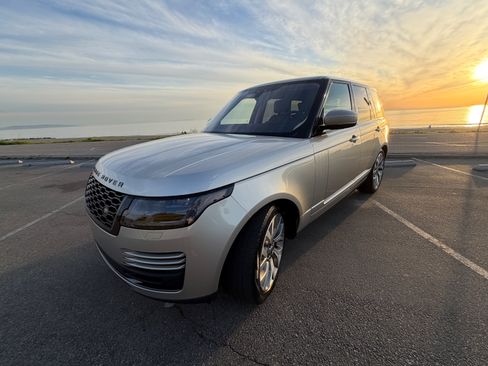 Used 2019 Land Rover Range Rover image 4