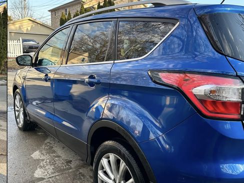 Used 2017 Ford Escape Titanium image 6