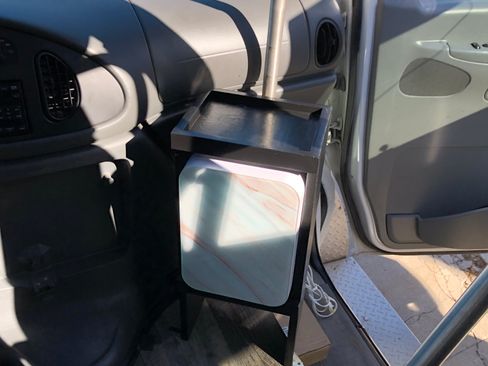 Used 2007 Ford E-350 and Econoline 350 Extended Super Duty RWD image 16