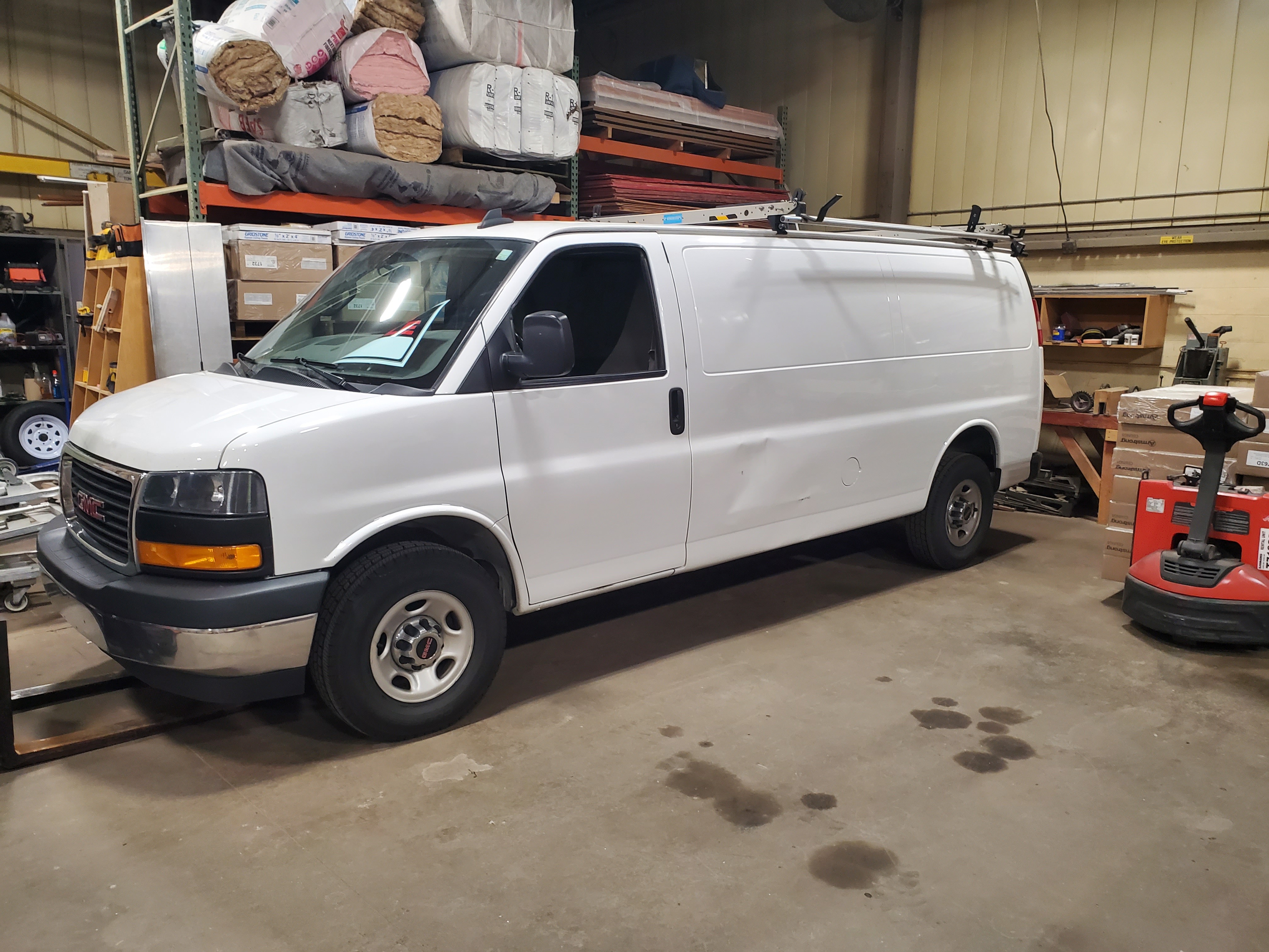 Used 2020 GMC Savana 3500 Extended w/ Driver Convenience Package RWD image 2