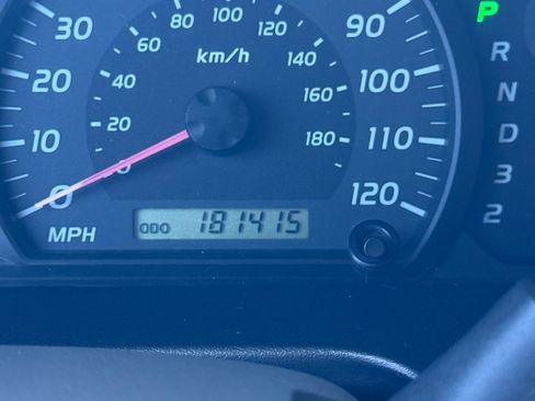 Used 2005 Toyota Tundra SR5 RWD image 2