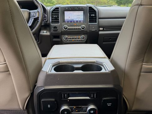 Used 2020 Ford Expedition Max Limited RWD image 15