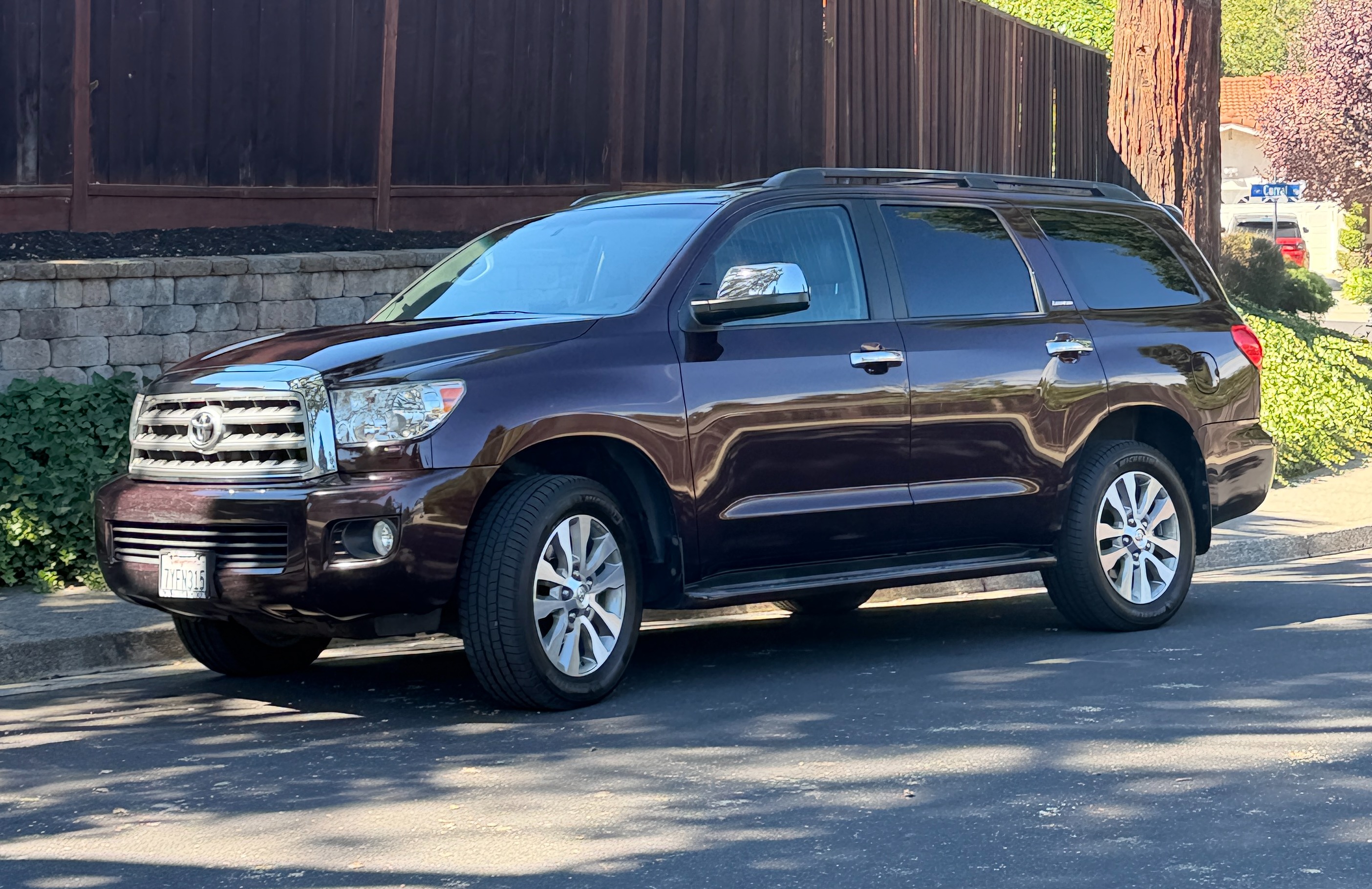 Used 2017 Toyota Sequoia Limited w/ Safety & Convenience Package AWD/4WD image 1