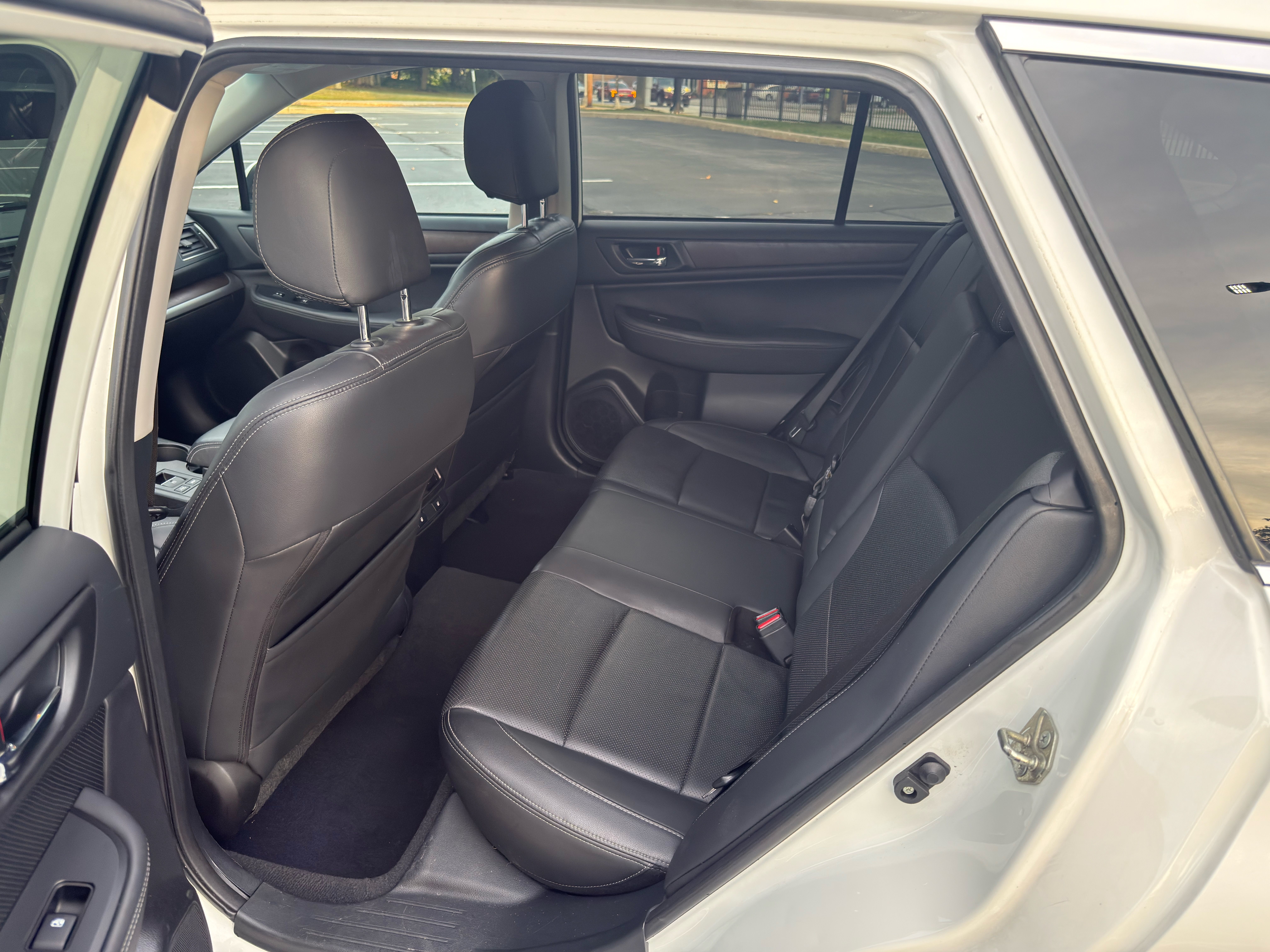 Used 2015 Subaru Outback 2.5i Limited AWD/4WD image 17