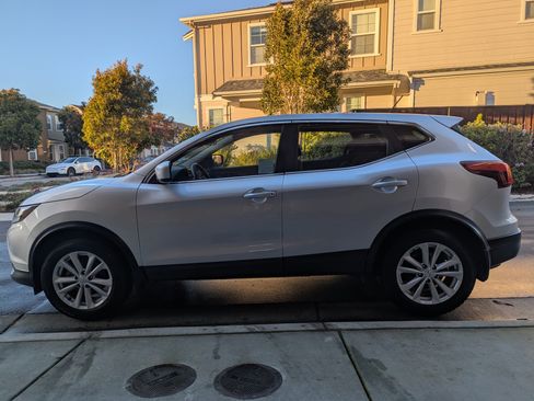 Used 2017 Nissan Rogue Sport S w/ S Appearance Package image 18