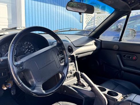 Used 1996 MAZDA MX-5 Miata RWD image 9