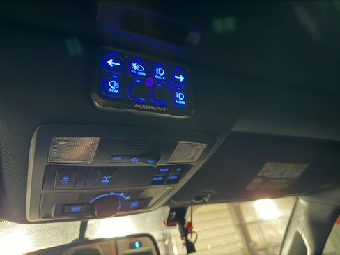 Used 2017 Toyota Tacoma TRD Off-Road image 23