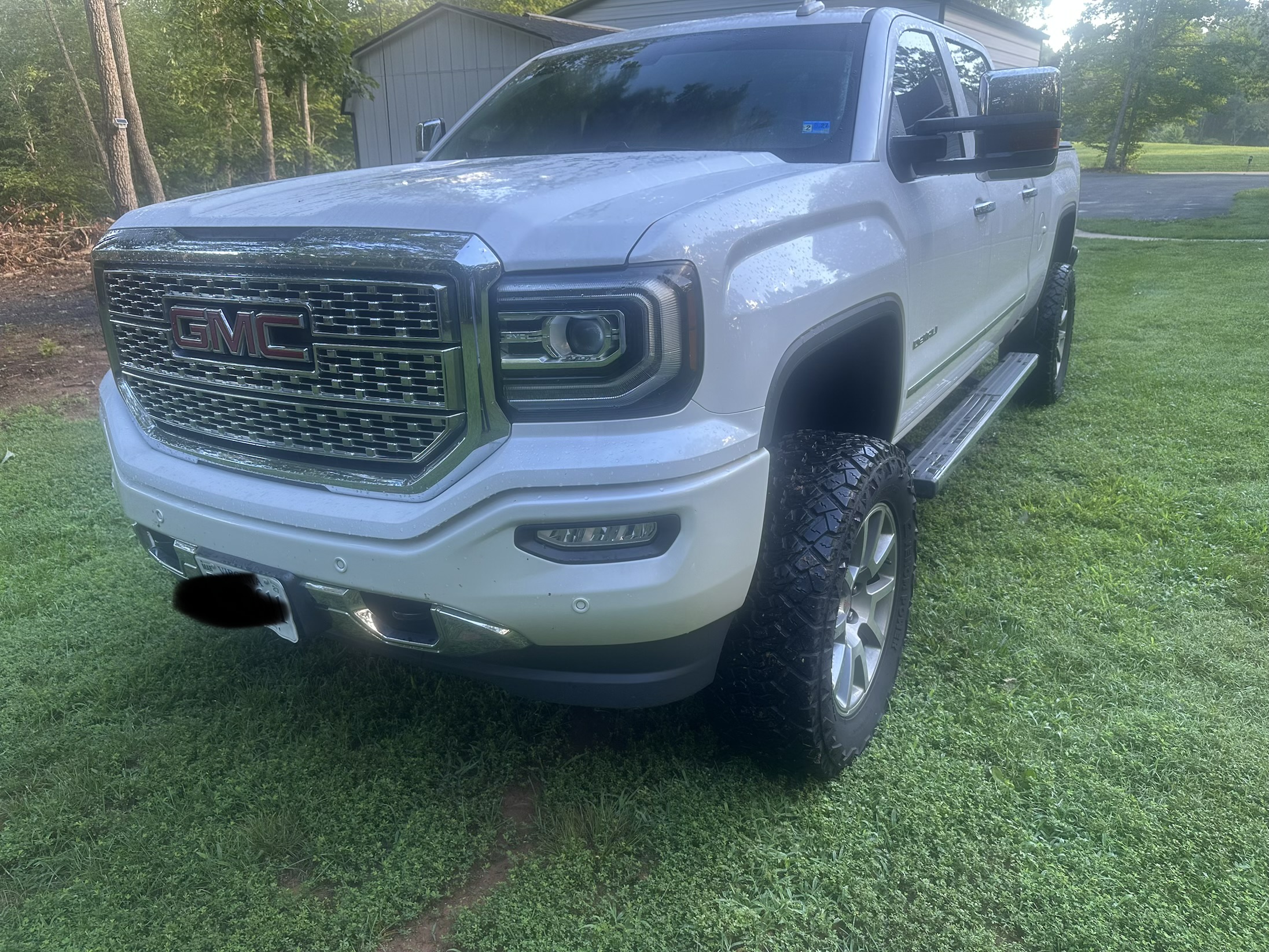 Used 2017 GMC Sierra 1500 Denali AWD/4WD image 1