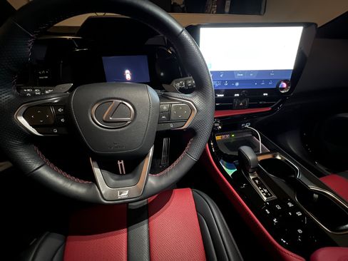 Used 2022 Lexus NX 450h+ F Sport image 17