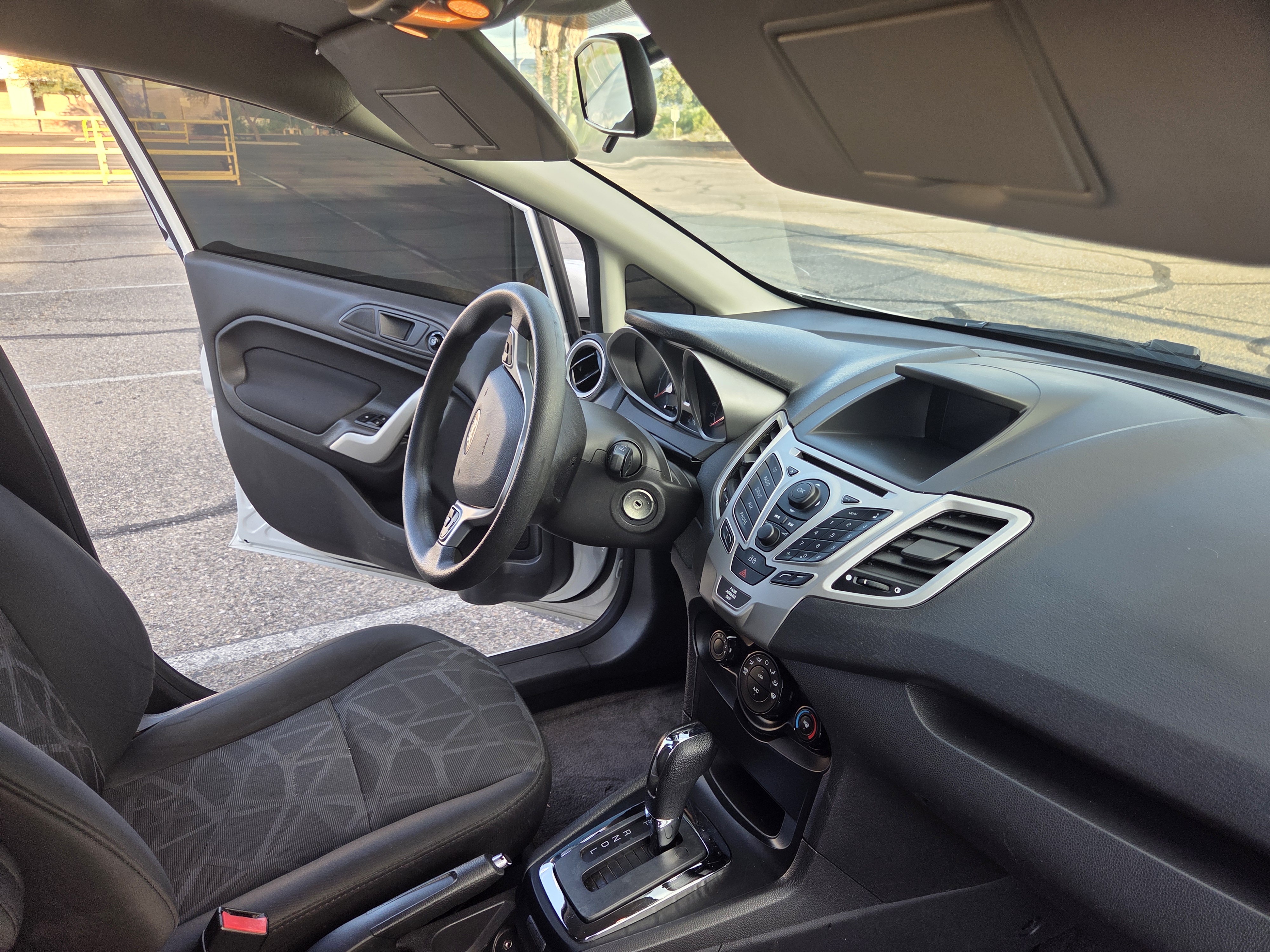 Used 2013 Ford Fiesta SE FWD image 14