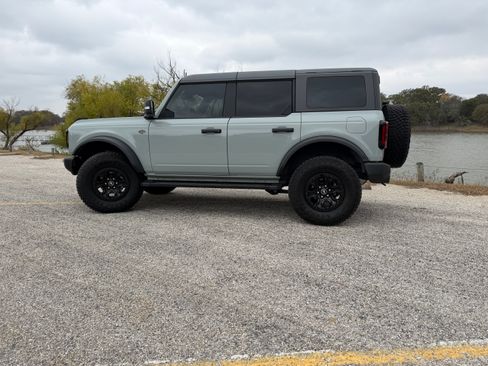 Used 2023 Ford Bronco Wildtrak image 13