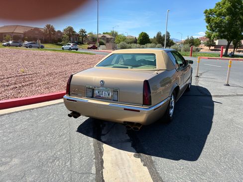 Used 1999 Cadillac Eldorado w/ Comfort/Convenience Pkg image 12