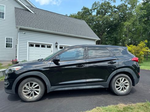 Used 2017 Hyundai Tucson SE w/ Cargo Package FWD image 6