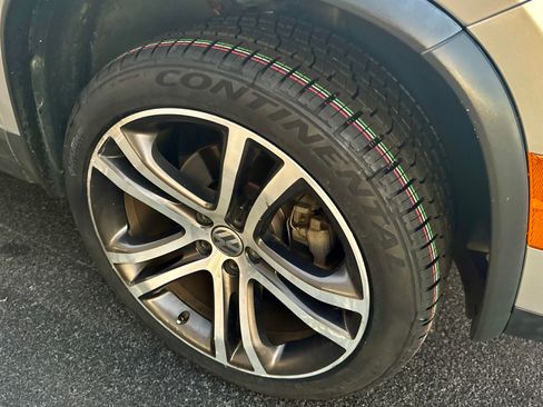 Used 2017 Volkswagen Tiguan SEL image 30