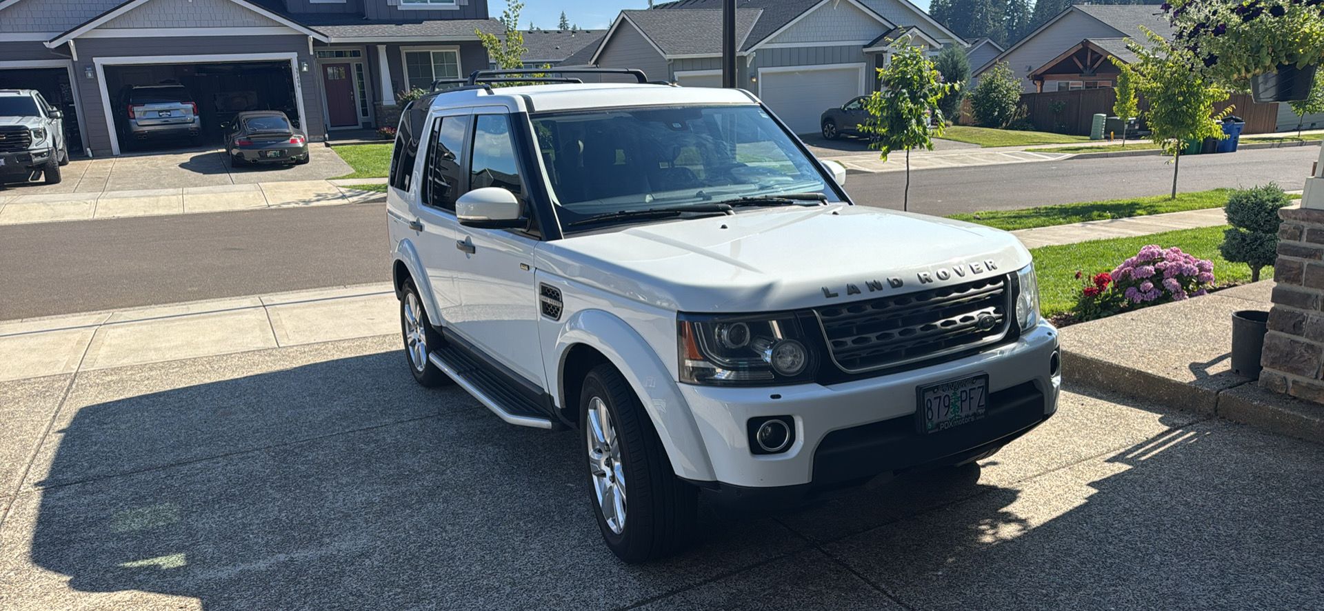 Used 2015 Land Rover LR4 HSE AWD/4WD image 1