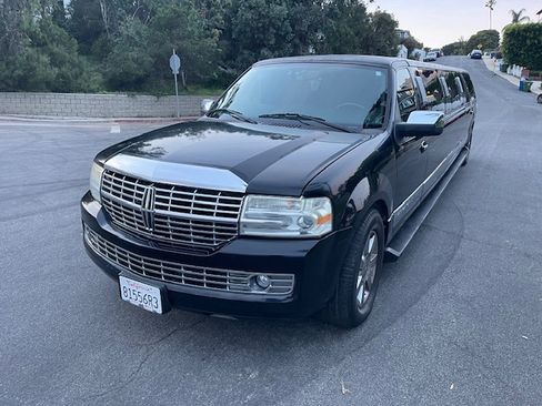 Used 2008 Lincoln Navigator L 2WD image 5