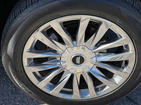 Used 2021 Cadillac Escalade ESV Premium Luxury image 24